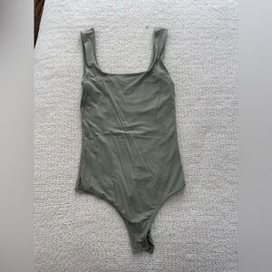 Abercrombie Scoop Neck Olive Green Bodysuit
Worn once!